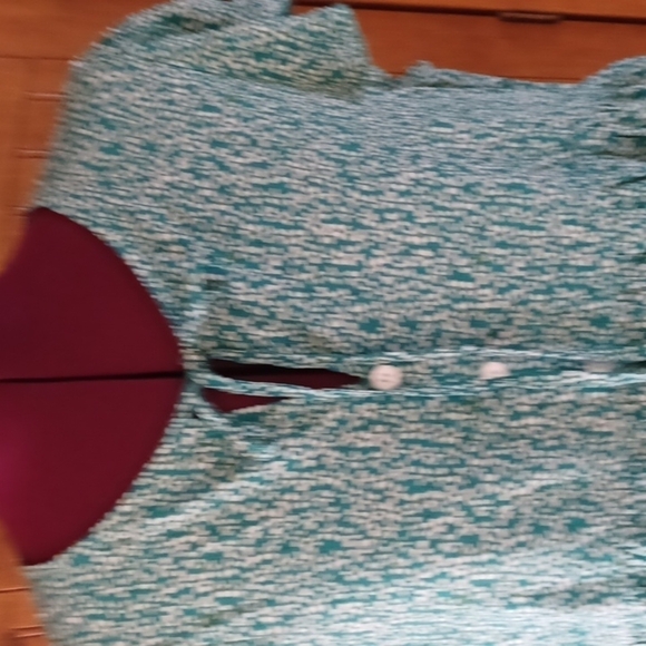 SHEIN TOP WITH EMPYRE WAIST - Picture 2 of 8